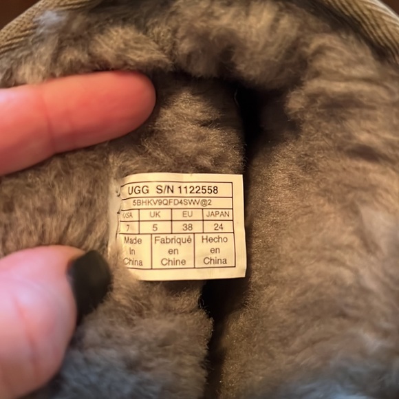 UGG boots - Picture 3 of 4